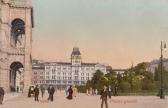 Triest, Piazza Grande mit Rathaus - Europa - alte historische Fotos Ansichten Bilder Aufnahmen Ansichtskarten 