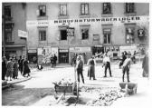 Straßenbauarbeiten, Abtrag der Pflasterung - alte historische Fotos Ansichten Bilder Aufnahmen Ansichtskarten 