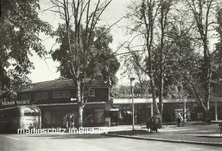 Warmbad Villach, Eingang zum Thermalfreibad - Villach-Warmbad-Judendorf - alte historische Fotos Ansichten Bilder Aufnahmen Ansichtskarten 