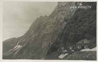 Kellerwand mit Kriegskavernen - Oesterreich - alte historische Fotos Ansichten Bilder Aufnahmen Ansichtskarten 