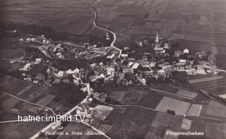 Luftbild über dem Ortskern - Oesterreich - alte historische Fotos Ansichten Bilder Aufnahmen Ansichtskarten 